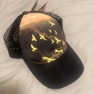 Oiselle runner trucker